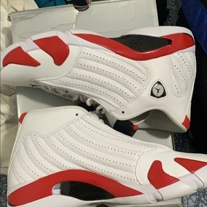 Air Jordan 14 Retro ‘Candy Cane’